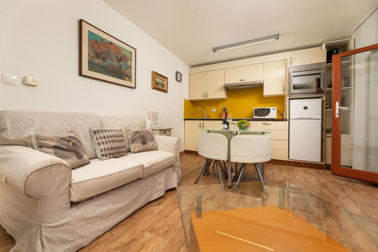 Apartments Ana Malinska Εξωτερικό φωτογραφία